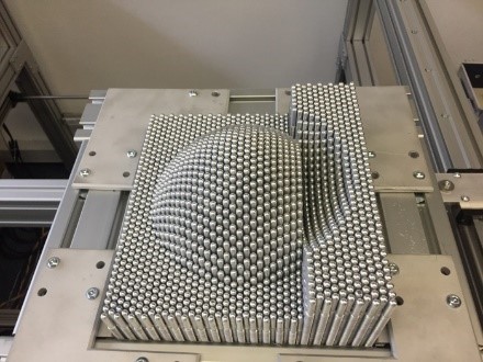 Mit DYNAPIXEL stellt CIKONI ein rekonfigurierbares Werkzeugsystem vor, mit dem sich Prototypen sowie kundenindividuelle Bauteile schnell erstellen lassen. (Quelle: CIKONI GmbH)